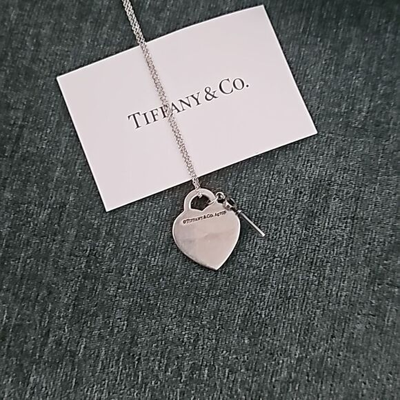 Like new Tiffany Heart Tag Key necklace - Picture 4 of 4